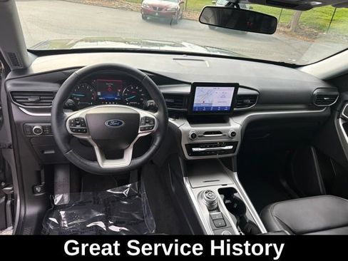 Used 2022 Ford Explorer XLT w/ Equipment Group 202A AWD/4WD image 18