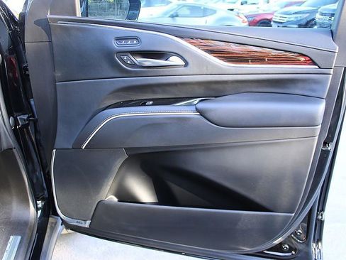 Used 2021 Cadillac Escalade ESV Premium Luxury RWD image 27