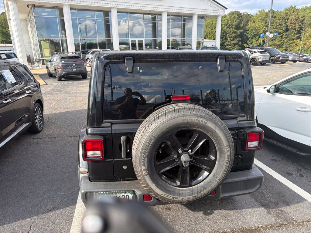 Used 2020 Jeep Wrangler Unlimited Sahara AWD/4WD image 4