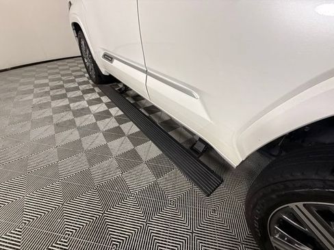 Used 2025 Toyota Sequoia Capstone AWD/4WD image 29