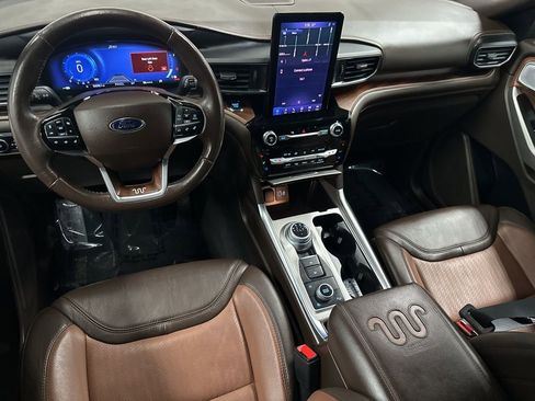 Used 2023 Ford Explorer King Ranch w/ Technology Package AWD/4WD image 13