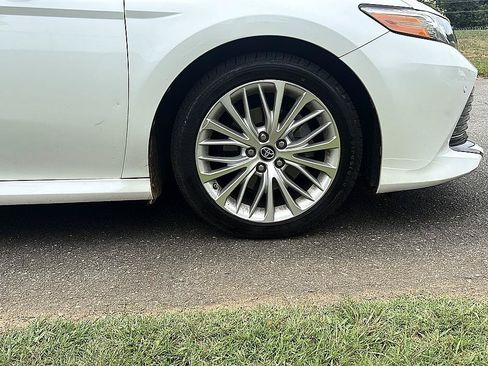 Used 2018 Toyota Camry XLE w/ Audio Package FWD image 11