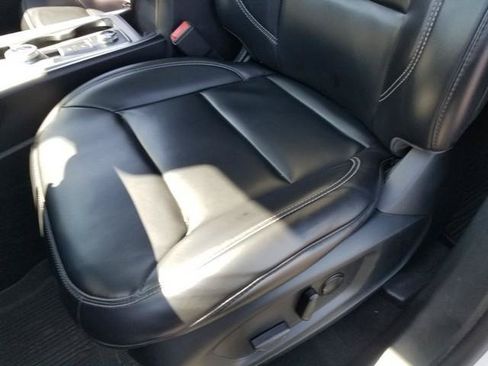 Used 2021 Ford Explorer XLT w/ Equipment Group 202A AWD/4WD image 14