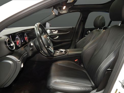 Used 2019 Mercedes-Benz E 300 4MATIC w/ Premium 1 Package image 13