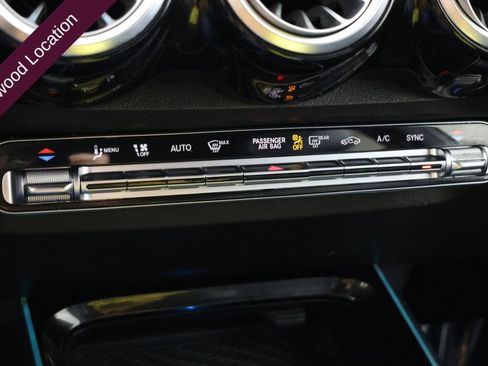 Used 2021 Mercedes-Benz GLB 250 4MATIC image 26