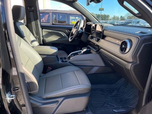 Used 2024 Chevrolet Colorado ZR2 w/ ZR2 Convenience Package III image 44