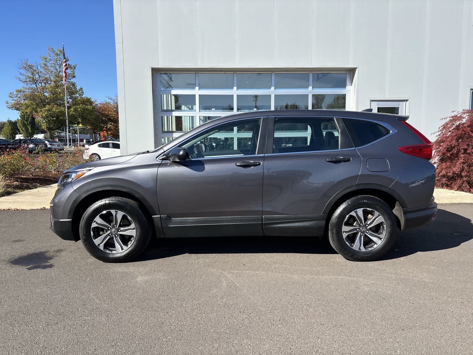 Used 2017 Honda CR-V LX image 2