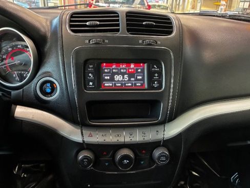 Used 2018 Dodge Journey SE w/ Blacktop Package image 27