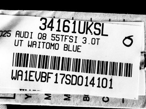 Certified 2025 Audi Q8 Premium Plus w/ Premium Plus Package AWD/4WD image 35