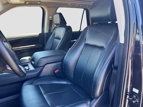 Used 2024 Ford Expedition XLT AWD/4WD image 21