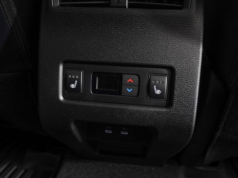 Used 2025 Mitsubishi Outlander SEL image 9