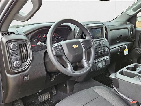 New 2025 Chevrolet Silverado 1500 Custom image 3