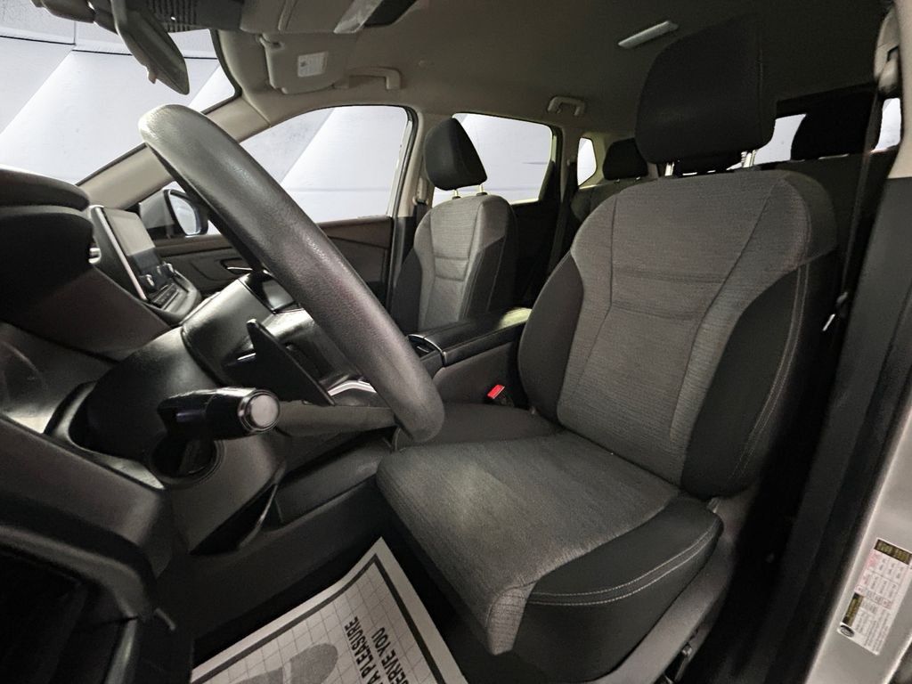 Used 2023 Nissan Rogue SV FWD image 8