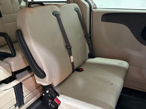 Used 2016 Dodge Grand Caravan SE w/ Quick Order Package 29E SE image 25