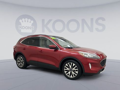 Used 2020 Ford Escape Titanium image 7