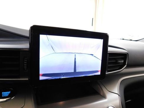Used 2022 Ford Explorer XLT w/ Equipment Group 202A image 31