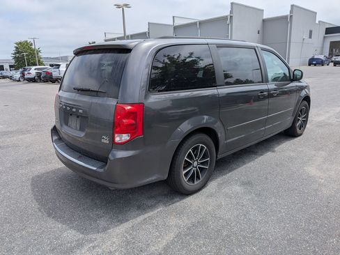 Used 2016 Dodge Grand Caravan R/T FWD image 3