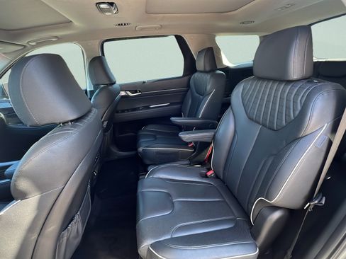 Used 2023 Hyundai Palisade Limited FWD image 10