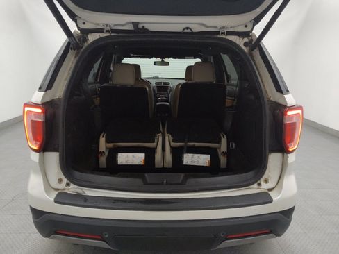 Used 2019 Ford Explorer XLT w/ Equipment Group 202A AWD/4WD image 29