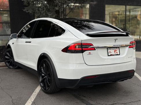 Used 2020 Tesla Model X Long Range image 18
