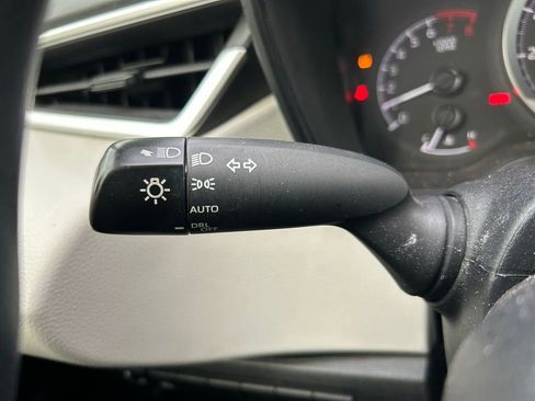 Used 2022 Toyota Corolla LE image 19