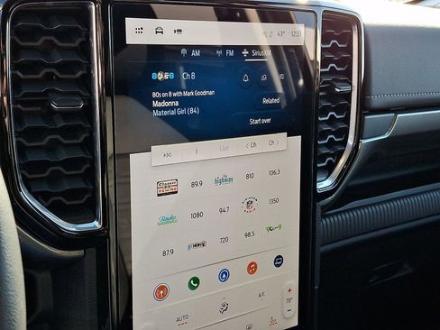 Used 2024 Ford Ranger Lariat w/ FX4 Off-Road Package image 17