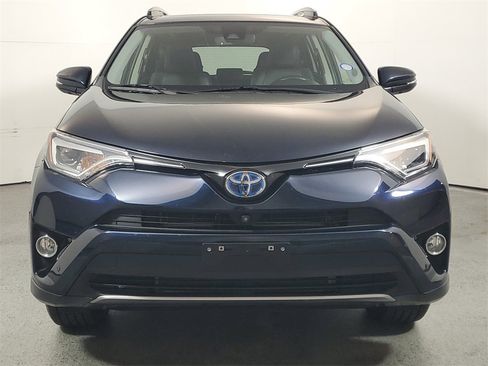 Used 2018 Toyota RAV4 Limited image 2