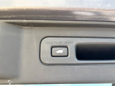 Used 2023 Honda Pilot Elite image 9