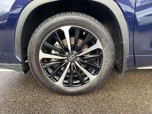 Used 2022 Toyota Highlander XSE image 31