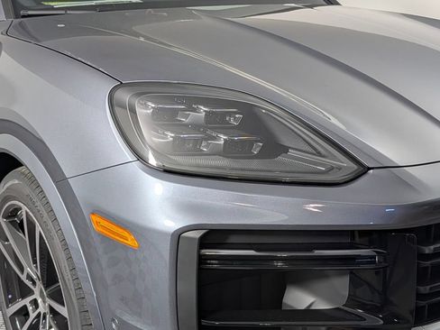 New 2026 Porsche Cayenne Turbo AWD/4WD image 15