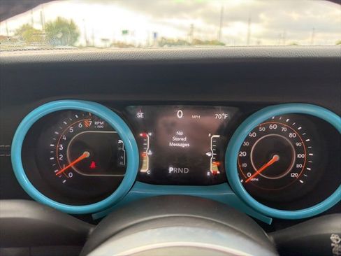 Used 2018 Jeep Wrangler Unlimited Sahara image 14