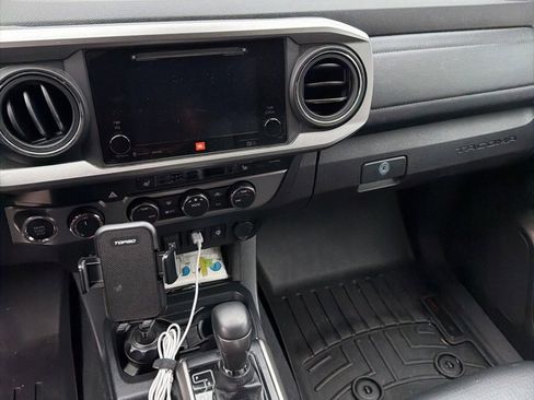 Used 2019 Toyota Tacoma Limited image 7