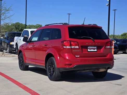 Used 2019 Dodge Journey SE w/ Connectivity Group FWD image 4