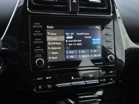 Used 2021 Toyota Prius LE image 14