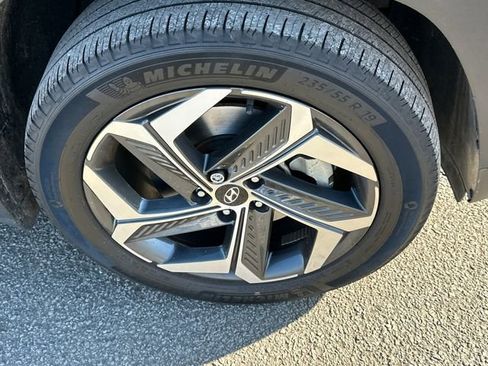 Used 2023 Hyundai Tucson Limited w/ Cargo Package image 7