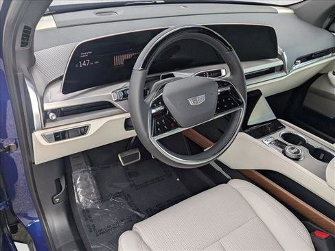 Used 2026 Cadillac Vistiq Sport image 10