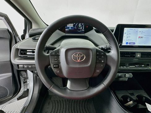 Used 2025 Toyota Prius LE AWD/4WD image 11