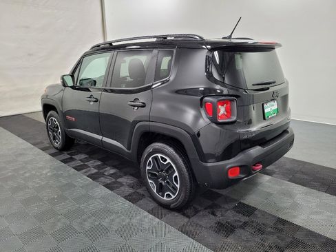 Used 2017 Jeep Renegade Trailhawk image 3