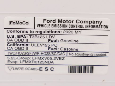 Used 2020 Ford Mustang Shelby GT500 w/ Carbon Fiber Track Pack image 32