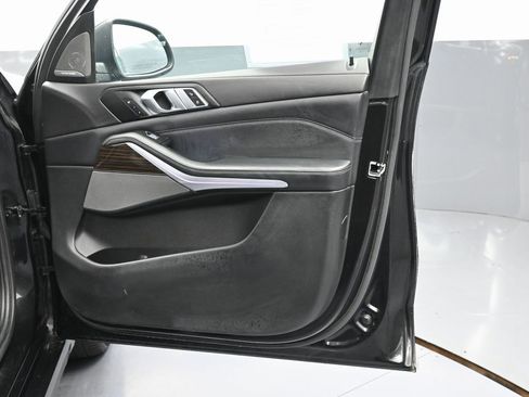 Used 2023 BMW X7 xDrive40i image 45
