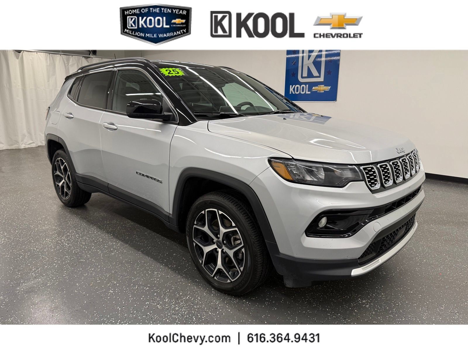 Used 2025 Jeep Compass Limited AWD/4WD image 1