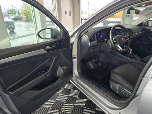 Used 2024 Volkswagen Jetta S image 32