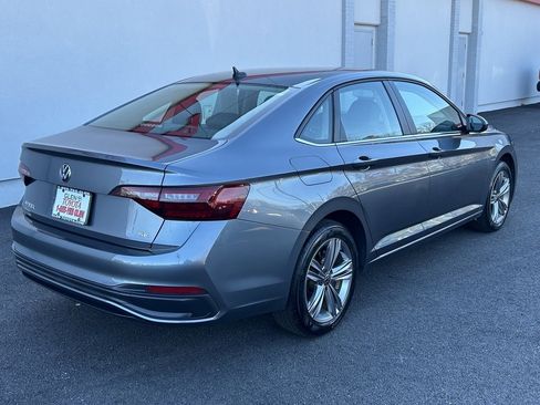 Used 2022 Volkswagen Jetta SE image 6