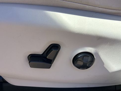 Certified 2017 Chrysler Pacifica Limited w/ Advanced Safetytec Group image 29