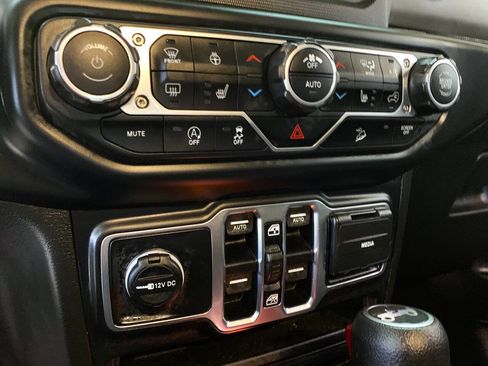 Used 2019 Jeep Wrangler Unlimited Sport S AWD/4WD image 13