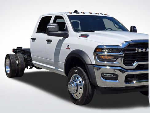 New 2026 RAM 5500 Tradesman w/ Chrome Appearance Group AWD/4WD image 38