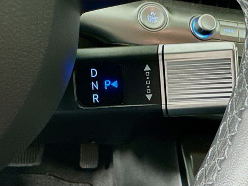 Used 2024 Hyundai Kona SEL image 25