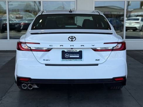 Used 2026 Toyota Camry Hybrid FWD image 10