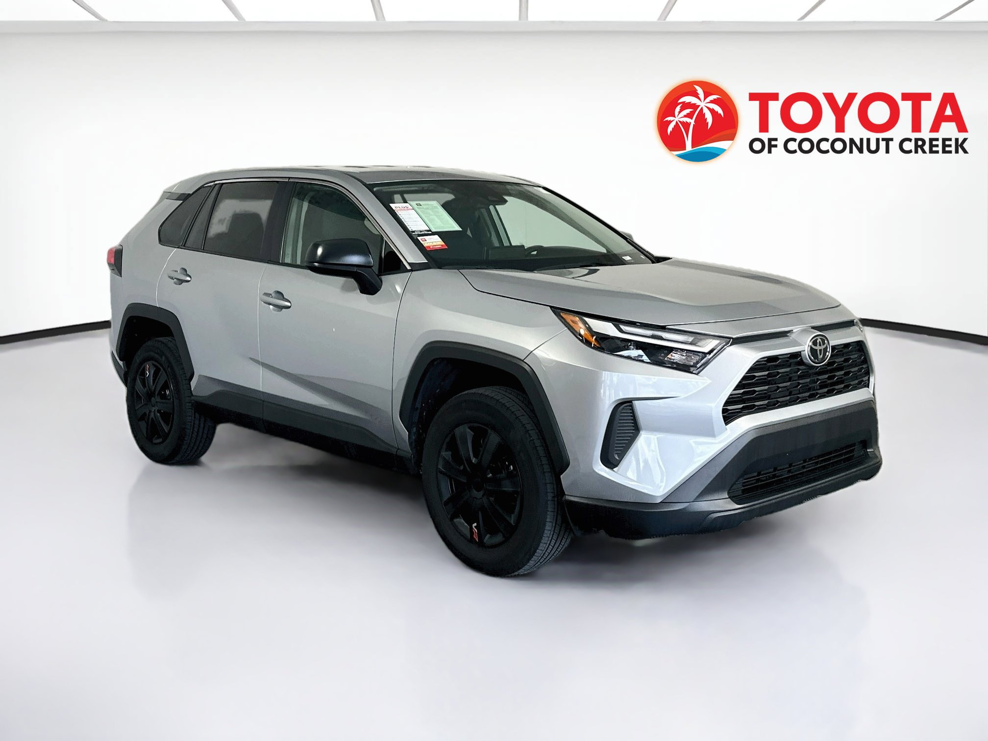 Used 2025 Toyota RAV4 LE AWD/4WD image 1
