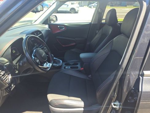 Used 2023 Kia Soul GT-Line w/ GT-Line Technology Package image 11